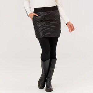 NWT. Krimson Klover. Carving Skirt. Black & White. Size Small.